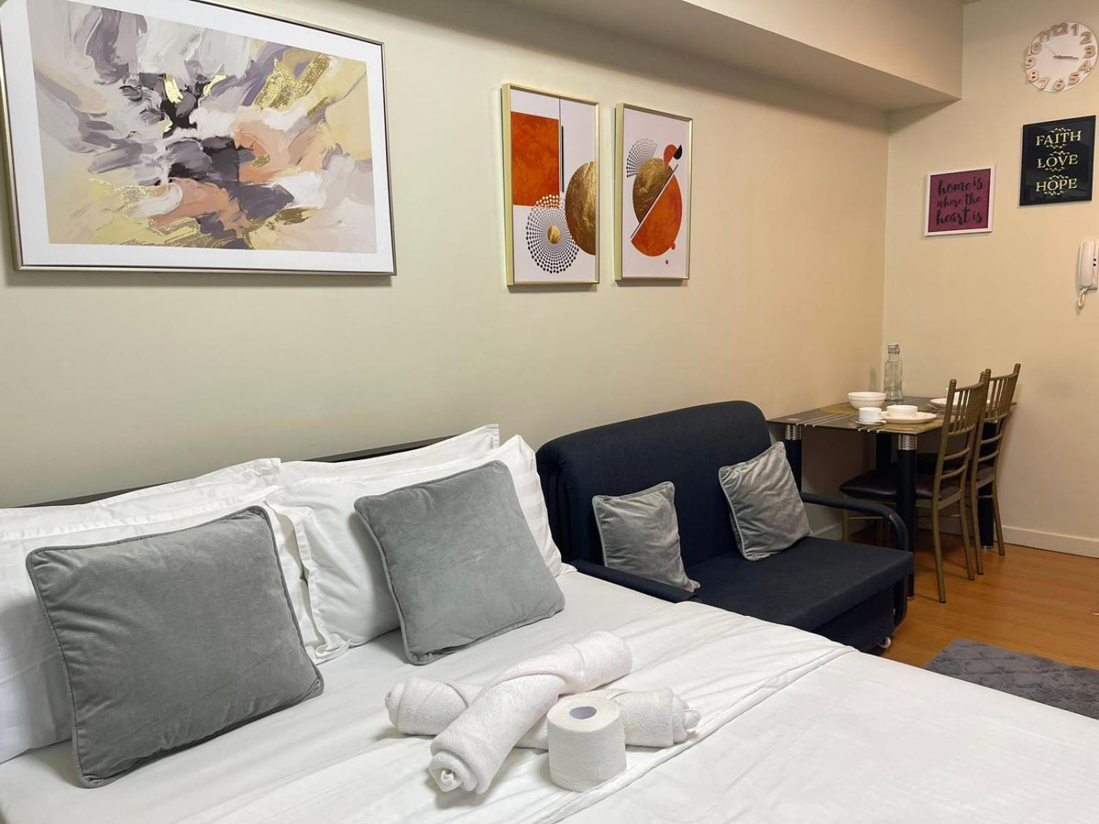 8 Adriatico Staycation 马尼拉 外观 照片