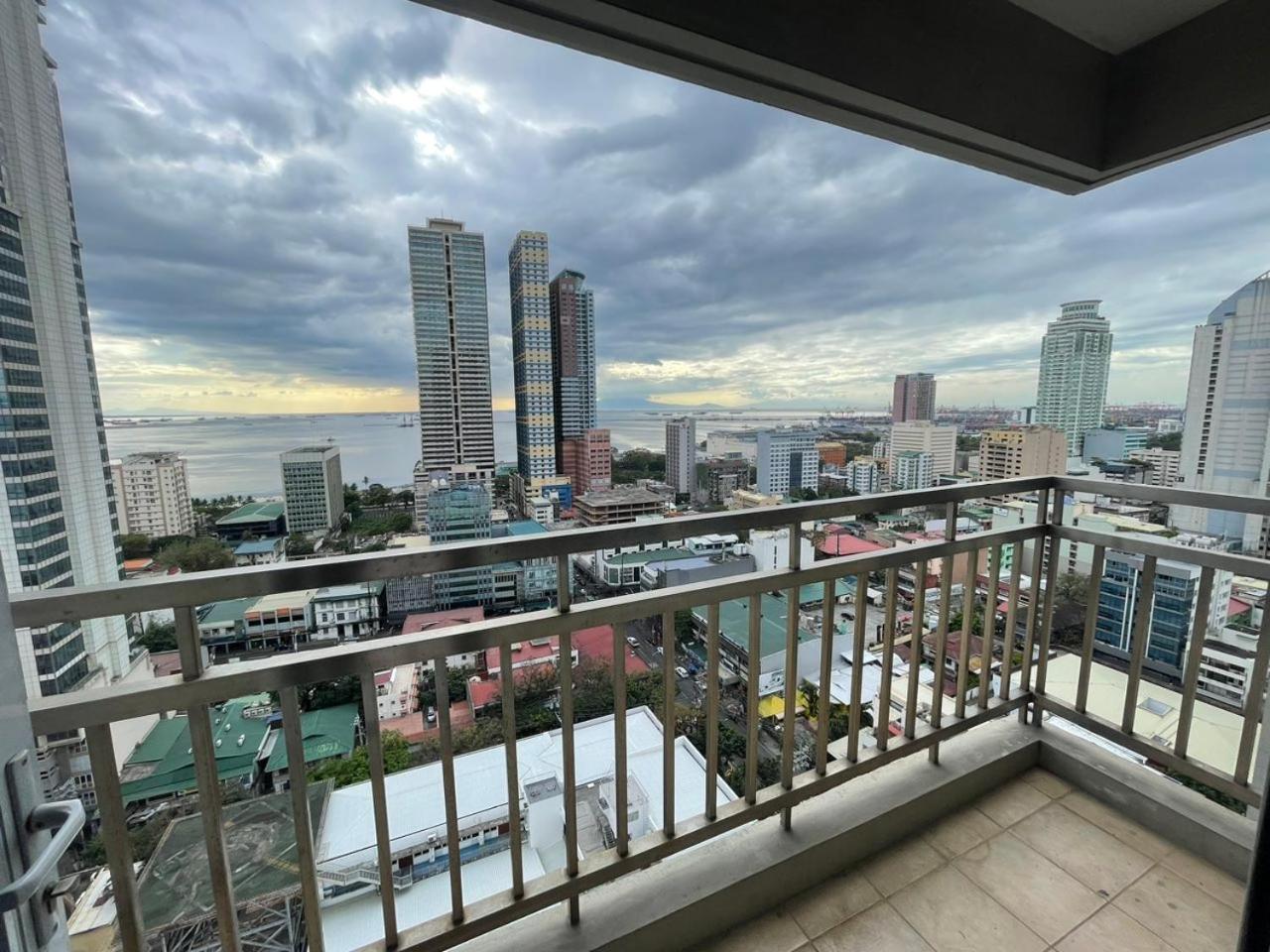 8 Adriatico Staycation 马尼拉 客房 照片